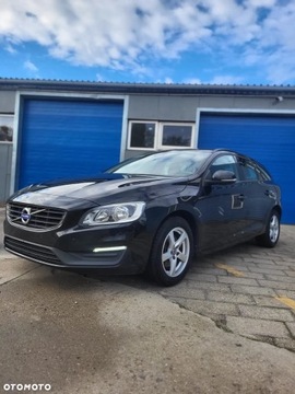 Volvo V60 I Kombi Facelifting 2.0 T3 DRIVE-E 152KM 2016 Volvo V60 I 2.0 T3 2,0, bezwypadkowy