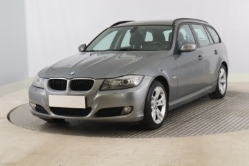BMW Seria 3 E90-91-92-93 Touring E91 2.0 318d 143KM 2011 BMW 3 318 d, Xenon, Klima, Klimatronic, Tempomat, zdjęcie 1