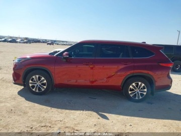 Toyota Highlander III 2023 Toyota Highlander XLE 2023 2.4l 2.4 Benzyna 265KM, zdjęcie 2