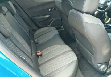 Peugeot 2008 II SUV Facelifting 1.2 PureTech 130KM 2024 Peugeot 2008 PureTech 130 Allure SS EAT8 SalonPL FVat 2024 Maly Przebieg, zdjęcie 15