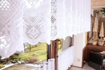 Заздростка Белая вышитая штора для кухни, высота 40 см