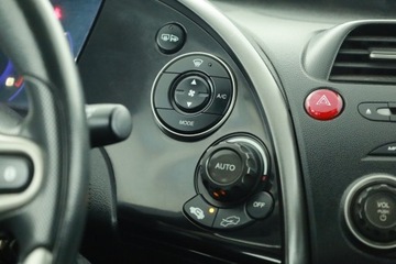 Honda Civic VIII Hatchback 3d 2.2 i-CTDi 140KM 2006 Honda Civic 2.2 i-CTDi, Salon Polska, Klima,ALU, zdjęcie 14