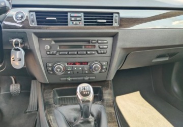 BMW Seria 3 E90-91-92-93 Touring E91 2.0 318i 143KM 2012 BMW Seria 3 2012 Coupe 318i E92 2.0 142KM 142.622km Manual 2.0 Benzyna, zdjęcie 19