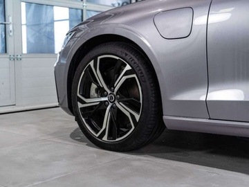 Volvo V60 II  2025 VOLVO V60 T6 AWD Plug-In Hybrid Plus Dark Combi (398 KM) 2025, zdjęcie 14