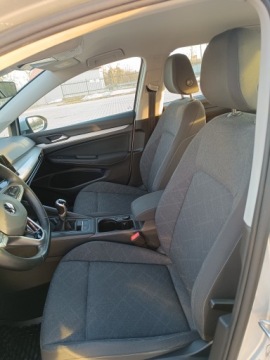 Volkswagen Golf VIII Variant 1.5 TSI 150KM 2022 VOLKSWAGEN GOLF VIII 1.5 Salon PL 150KM rok 2022 Serwis JAK NOWY, zdjęcie 6