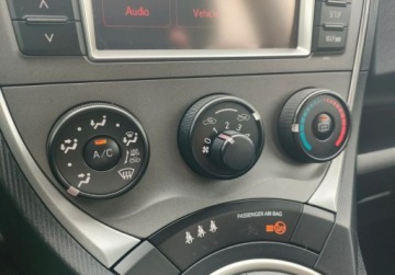 Toyota Verso-S 1.33 Dual VVT-i 99KM 2011 Toyota Verso S SUPER STAN Brak korozji Zadbany Gwarancja Zobacz 1.3, zdjęcie 25