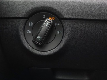 Skoda Octavia III Liftback Facelifting 1.5 TSI ACT 150KM 2019 Skoda Octavia 1.5TSI 150KM Ambition Serwisowany Salon Polska 1.5 Benzyna, zdjęcie 9