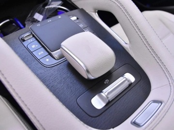 Mercedes GLE V167 SUV Facelifting 2.0 300d 269KM 2025 MERCEDES-BENZ GLE 300 d 4-Matic AMG Line 2.0 (269KM) 2025, zdjęcie 11