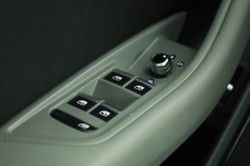 Audi A4 B9 Limousine 2.0 TDI 190KM 2018 Audi A4 2.0 TDI, 187 KM, Navi, Xenon, Bi-Xenon, zdjęcie 15