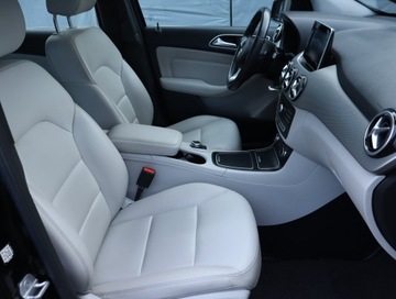Mercedes Klasa B W246 Sports Tourer 250 BlueEFFICIENCY 211KM 2015 Mercedes B B 250 4MATIC, 4X4, Automat, Skóra, zdjęcie 8