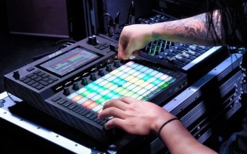 Akai FORCE - Автономная DJ-система