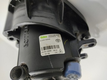 HALOGEN LEVÝ PŘEDNÍ DRŽÁKY KOŠ RAV4 III 81220-0D040 2006-2009