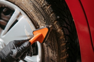 ADBL TIRE BRUSH ЩЕТКА ДЛЯ ЧИСТКИ РЕЗИНОВЫХ ШИН