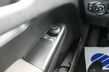 Ford Tourneo Courier I Mikrovan Facelifting 1.0 EcoBoost 100KM 2019 Ford Tourneo Courier, zdjęcie 18