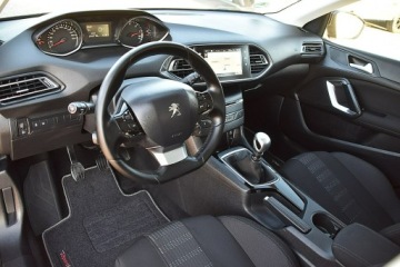Peugeot 308 II SW 1.6 BlueHDi 120KM 2015 Peugeot 308 1,6Hdi 120Km Led Navi Kamera Panorama, zdjęcie 4