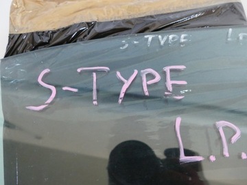 JAGUAR S-TYPE SKLO (OKNO) DVEŘE LEVÝ PŘEDNÍ