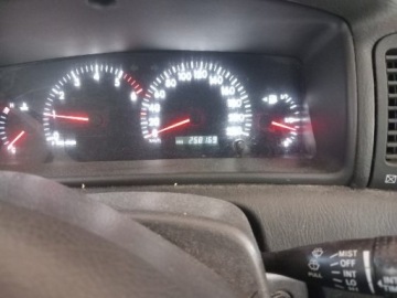 Toyota Corolla IX (E12) Hatchback 2.0 D-4D 90KM 2003 TOYOTA COROLLA (_E12_) 2.0 D-4D 115 KM, zdjęcie 3