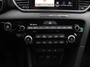 Kia Sportage IV SUV Facelifting 1.6 T-GDI 177KM 2019 Kia Sportage Kamera Nawigacja Fotele elektrycznie, zdjęcie 19