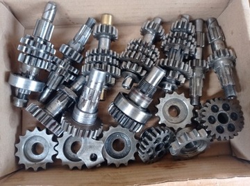 ДЕТАЛИ ДВИГАТЕЛЯ - ТРАНСМИССИЯ - JAWA 50 - ROMET OGAR 200