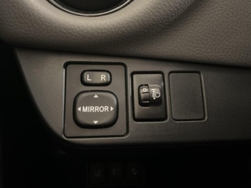 Toyota Yaris III Hatchback 5d Facelifting 2017 1.5 Dual VVT-iE 111KM 2017 Toyota Yaris 1,5-Dual-VVT-iE III (2011-2019) Toyot, zdjęcie 13