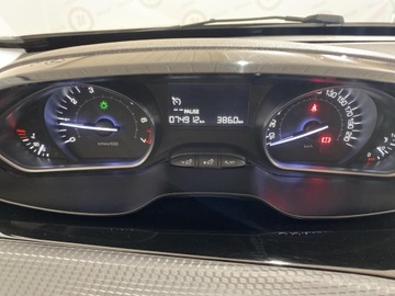 Peugeot 2008 I SUV Facelifting 1.2 PureTech 110KM 2017 Peugeot 2008 1.2 Pure Tech Active S&amp;S EAT6 I (2013, zdjęcie 14