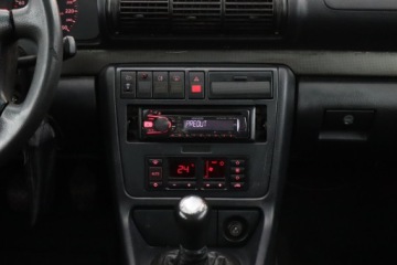 Audi A4 B5 Sedan 1.6 i 101KM 1997 Audi A4 1.6, Klima, Klimatronic,ALU, zdjęcie 11
