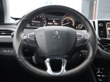 Peugeot 208 I Hatchback 3d 1.2 VTI 82KM 2014 Peugeot 208 1.2 PureTech, Navi, Klima, zdjęcie 15