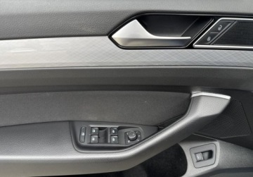 Volkswagen Passat B8 Variant Facelifting 2.0 TDI SCR 150KM 2022 Volkswagen Passat Variant Bussines 2.0TDI 150KM DSG LED WEBASTO Virtual El, zdjęcie 17