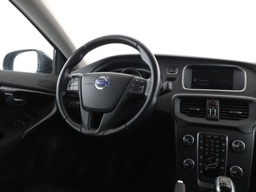 Volvo V40 II Cross Country 2.0 D2 DRIVE-E 120KM 2015 Volvo V40 klima auto czujniki parkowania, zdjęcie 15