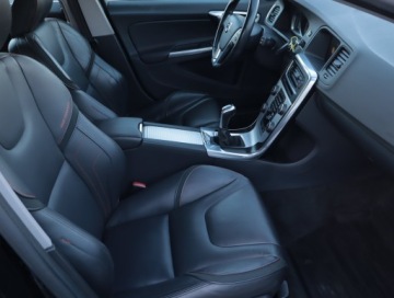 Volvo V60 I Kombi Facelifting 2.0 D3 DRIVE-E 150KM 2015 Volvo V60 D3 2.0, Salon Polska, Serwis ASO, Skóra, zdjęcie 8