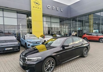 BMW Seria 5 G30-G31 2022 BMW Seria 5 Salon Polska 292KM Xdrive Mpakiet 2.0 Hybryda Plug-in 204KM