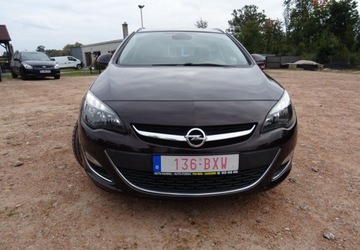 Opel Astra J Sports Tourer Facelifting 1.7 CDTI ECOTEC 110KM 2013 Opel Astra 1.7d-klimatron-duze radio-alu-0placony 1.7 Diesel 110KM, zdjęcie 14