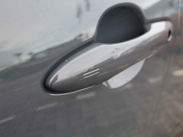 Toyota Prius V (XW60) 2.0  Hybrid Dynamic Force Plug-in 223KM 2025 Od ręki - Executive 2.0 Plug-in Hybrid 223KM | Podgrzewane fotele!, zdjęcie 5