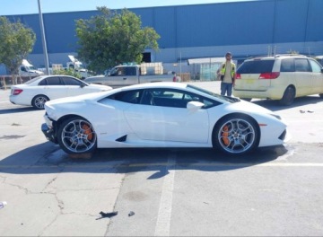 Lamborghini Huracan Coupe 5.2 610KM 2015 Lamborghini Huracan 2015r., Lp610-4, 5.2L, od ubezpieczalni 5.2 Benzyna, zdjęcie 4