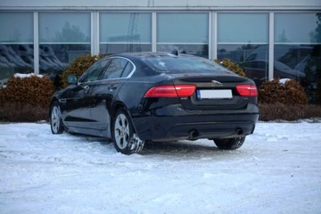 Jaguar XE Sedan 2.0 i4 200KM 2017 Jaguar XE Bezwypadek Salon PL 1rej. 2018 RWD 2.0 Benzyna, zdjęcie 3