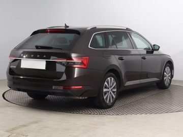 Skoda Superb III Kombi Facelifting 2.0 TSI 190KM 2021 Skoda Superb 2.0 TSI, Salon Polska, 1. Właściciel, zdjęcie 4