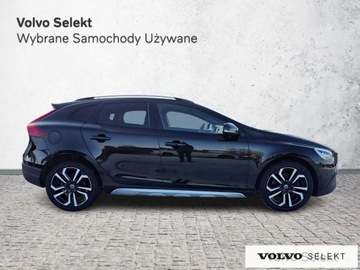 Volvo V40 II Hatchback Facelifting 2.0 D4 190KM 2017 Volvo V40 Salon PL Summum D4 190KM LED Skóra Nawi, zdjęcie 8