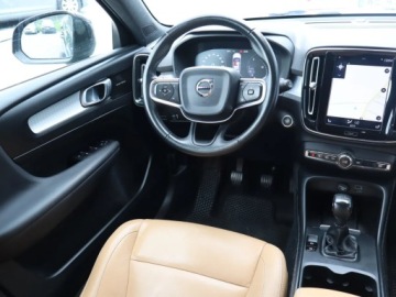 Volvo XC40 Crossover 2.0 D3 150KM 2019 Volvo XC40 D3, Skóra, Navi, Klima, Klimatronic, zdjęcie 4