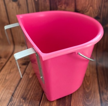 КОРМИТЕЛЬ-БУКСИР 15Л С ОДНОЙ ЛЕНТОЙ ДЛЯ ЛОШАДИ