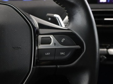 Peugeot 5008 II Crossover 1.5 BlueHDI 130KM 2019 Peugeot 5008 7os. Automat Navi Czujniki parkowania, zdjęcie 32