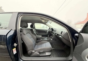 Audi A3 8P Hatchback 3d 1.6 TDI 105KM 2010 Audi A3 3-drzwiowe Audi A3 3-drzwiowe 1.6 TDI DPF Ambition 1.6 Diesel 105KM, zdjęcie 20