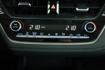 Toyota Corolla XII Sedan 1.5 VVT-i 125KM 2022 Toyota Corolla 1.5 VVT-i, Salon Polska, zdjęcie 9