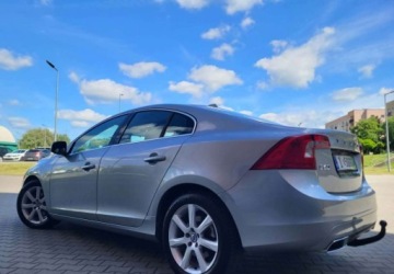 Volvo S60 II Sedan Facelifting 2.0 D4 DRIVE-E 190KM 2016 Volvo S60 D4 2.0D 190KM AUTOMAT XENON SKÓRA NAVI ALU STAN BDB, zdjęcie 5