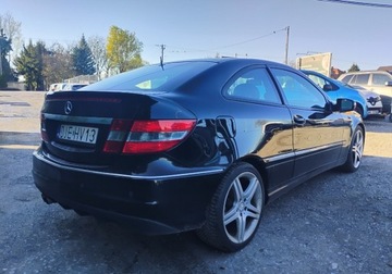 Mercedes CLC 1.8 (180 Kompressor) 143KM 2009 Mercedes-Benz CLC 2009r, 1.8Benzyna. Lekko uszkodzony lewy bok. Jezdzi., zdjęcie 2