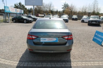 Skoda Superb III Liftback Facelifting 2.0 TDI SCR 150KM 2022 Škoda Superb Skoda Superb Ambition DSG Nawigacja, zdjęcie 6