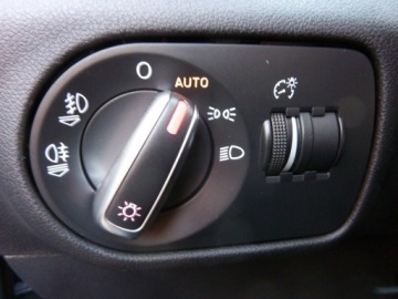 Audi A1 I Hatchback 3d 1.6 TDI 105KM 2011 Audi A1 3-drzwiowe 1.6 TDI, zdjęcie 29