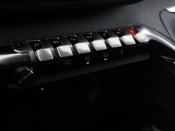 Peugeot 3008 II Crossover 2.0 BlueHDi 150KM 2017 Peugeot 3008 virtual cocpit full LED półskóra, zdjęcie 28