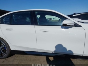 BMW Seria 5 G90-91 2024 BMW Seria 5 2024r., 4x4, 3.0L 3.0 Hybryda 375KM, zdjęcie 4