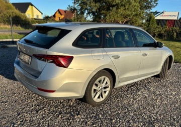 Skoda Octavia IV Kombi 2.0 TDI 115KM 2022 Skoda Octavia 2,0 TDI 115 KM, zdjęcie 3
