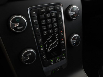 Volvo V40 II Hatchback Facelifting 2.0 D2 120KM 2016 Volvo V40 2.0d Automat Momentum Nawigacja Tempomat, zdjęcie 25